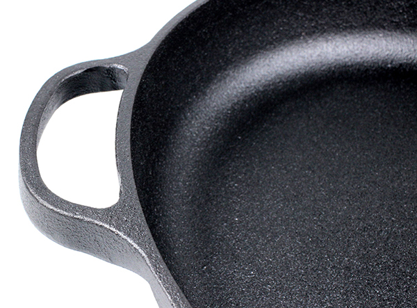 cast iron frypan