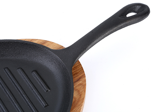 Cast Iron Frying Pan Sizzling Plate with Wooden Tray