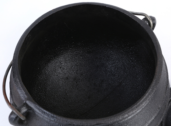 Camping Picnic Cast Iron South African Pot With Lid