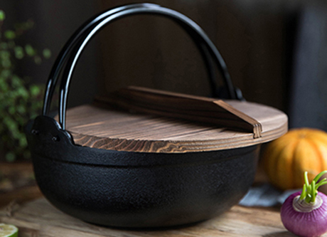 Cast iron Sukiyaki Tetsu Nabe Hot Pot