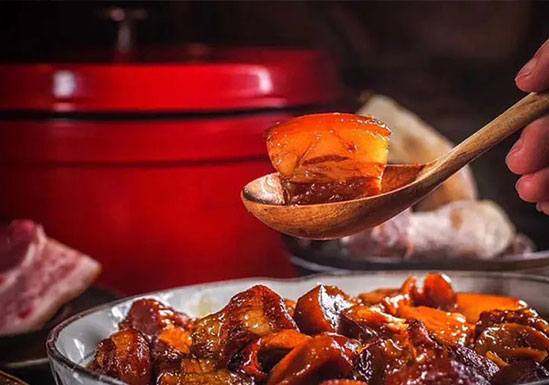Chinese New Year — Traditional dishes by cast iron pans
