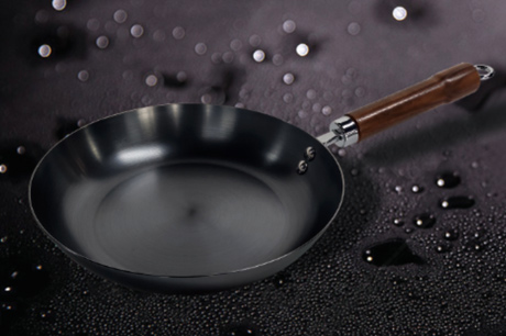 Carbon steel vs Cast Iron Pan Which One is Better