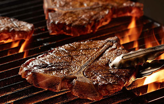 Christmas Gift Guide: The Best Cookware For Indoor or Outdoor Cooking