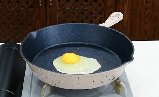 The Buying Guide to Egg Pan