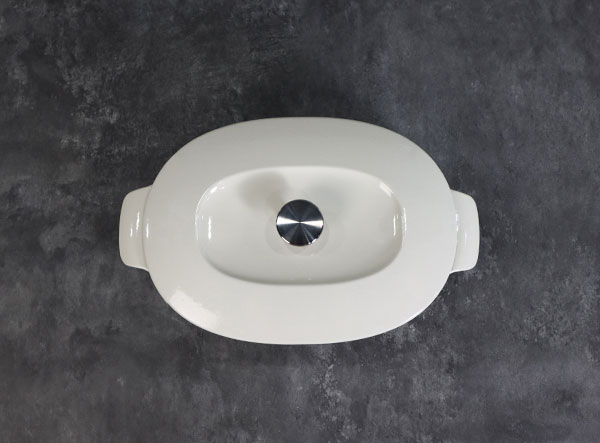 White 4.9-Quart Enameled Cast Iron Oval Dutch Ovens