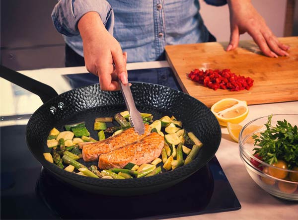 Pre-seasoned Hammered Carbon Steel Crepe