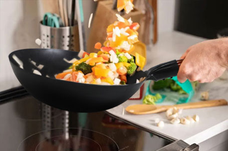 Christmas Favorites: Mastering the Feast with Cast Iron