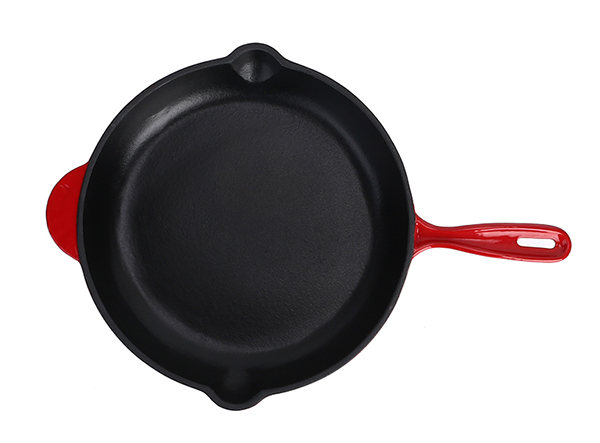 Enamel cast iron skillet with customized color