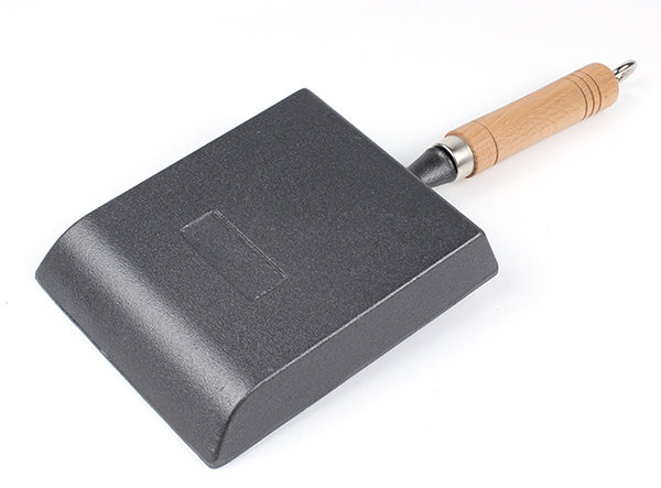 Nonstick Tamagoyaki Pan Cast Iron Omelet Rolled Egg Frying Pan with Wooden Handle