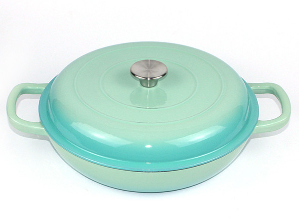 cast iron casserole with lid