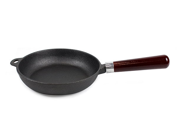 cast iron frying pan with long wooden handle