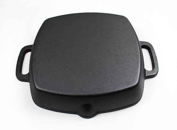 Pre-seasoned square cast iron frying pan