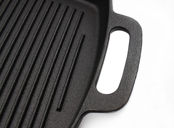 Pre-seasoned square cast iron frying pan