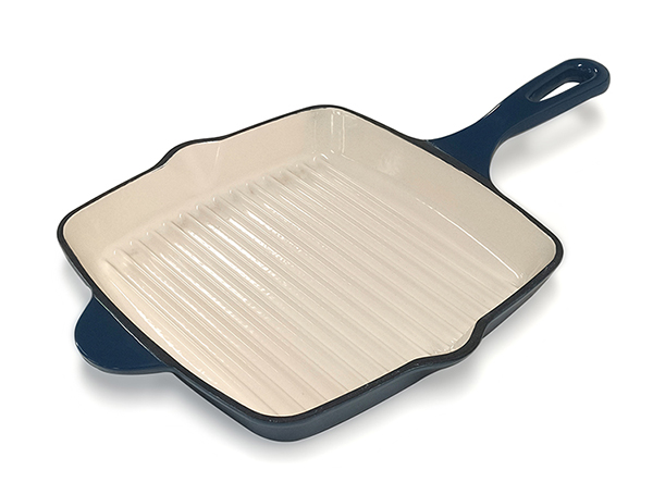 Enameled cast iron steak pan with customized color