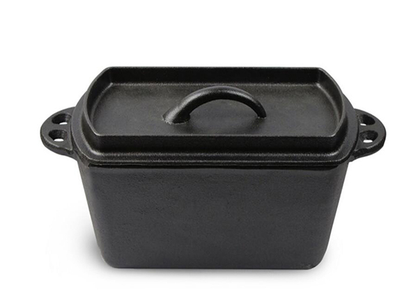 Cast iron baking bread pot casserole