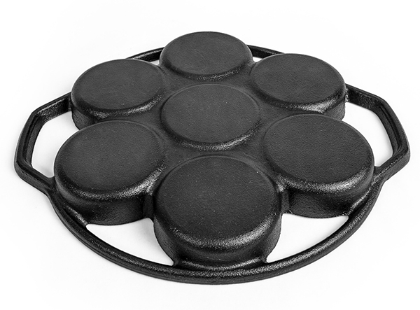 Cast Iron Muffin Pan for baking biscuit