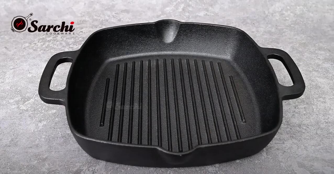Pre-seasoned square cast iron frying pan