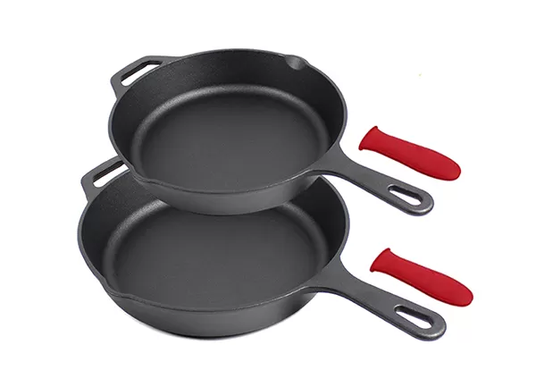 Anti-rust nitriding cast iron skillet