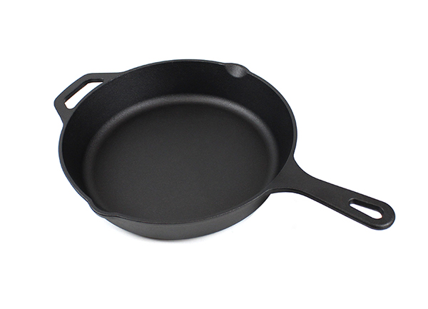 Anti-rust nitriding cast iron skillet