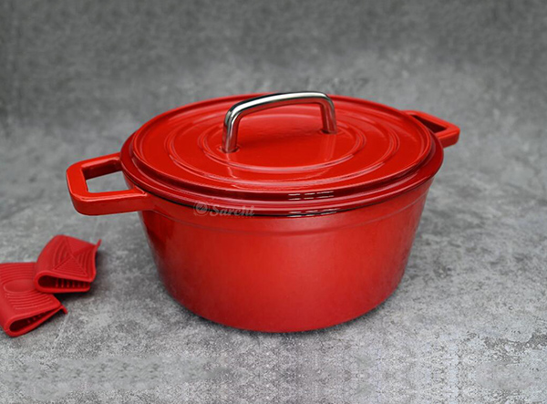 Enameled Cast Iron Covered Dutch Oven With Stainless Steel Lid Handle