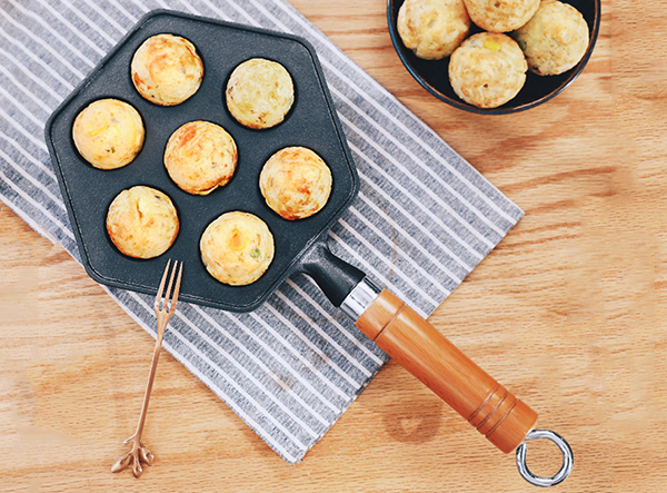 7 Holes Pre-Seasoned Cookware Cupcake Mold Poffertjes Pan Cast