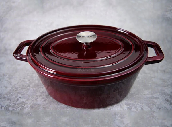 6.4-Quart Wine Red Enameled Cast Iron Oval Dutch Oven