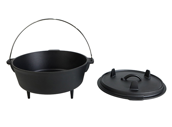 camping cast iron dutch oven with three legs lid