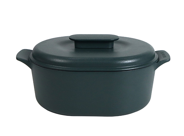 6.3-Quart oval cast iron saucepan