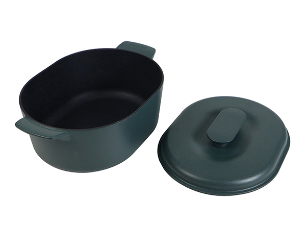 6.3-Quart oval cast iron saucepan