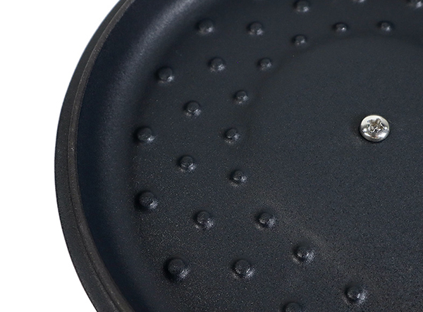 6.3-Quart oval cast iron saucepan