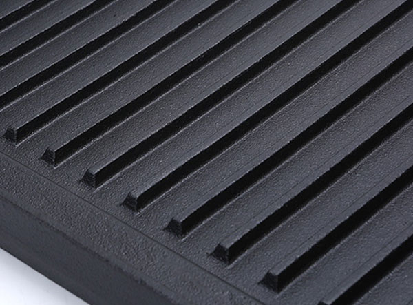 Features grill ribs