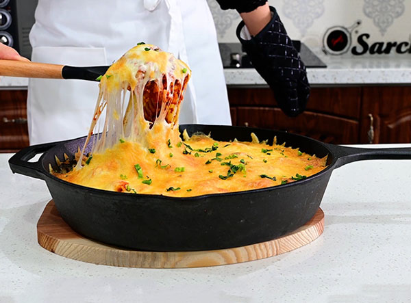 cast iron skillet