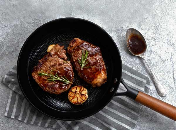 Custom Lightweight Nonstick Cast Iron Frying Pan Wooden Handle